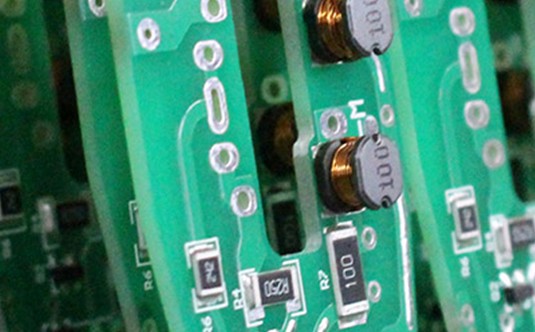 線路板廠階梯式鋼板的階梯應(yīng)該開(kāi)在刮刀面還是PCB面？