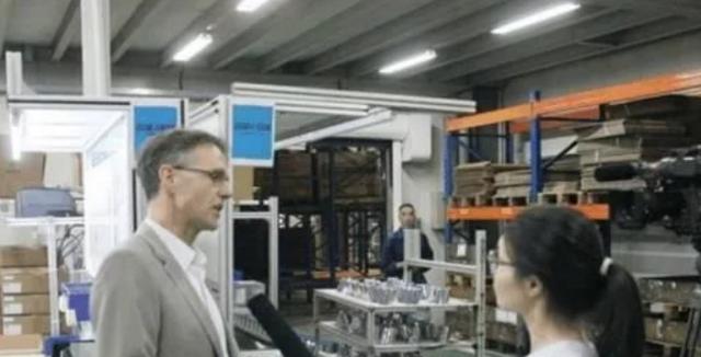 手機無線充軟板廠告訴你德國到底發(fā)達到什么程度？